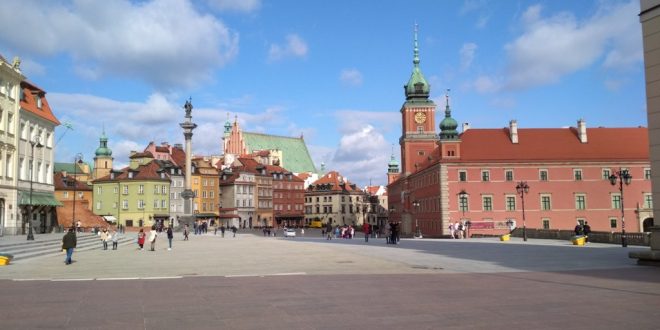 Замкова площа, колона Зигмунда ІІІ Вази і Королівський замок у Варшаві. / Фото Ігоря Тимоця.