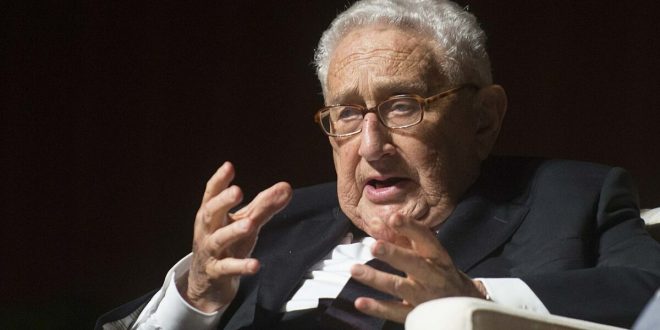 Henry Kissinger / fot. Marsha Miller – https://www.flickr.com/photos/lbjlibrarynow/26667223635/in/album-72157667635816275/, Public Domain, https://commons.wikimedia.org/w/index.php?curid=49303627