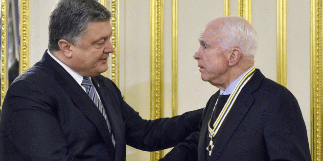 Петро Порошенко і Джон Маккейн. Фото: president.gov.ua