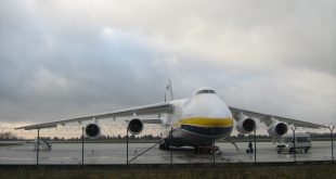 An-124 na warszawskim Lotnisku Okęcie / fot. polukr.net