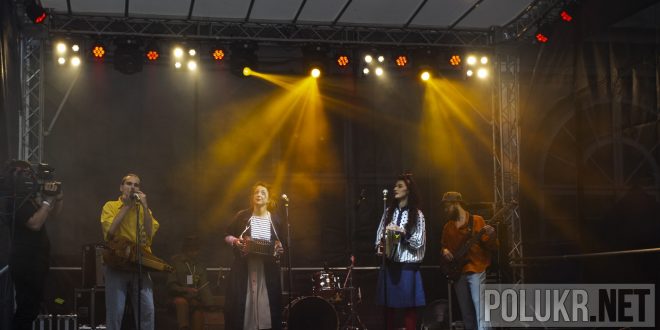 Torban на сцені фестивалю Флюгери Львова. Фото: POLUKR.NET / Андрій Поліковський